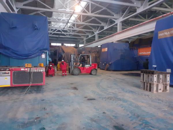 21 ədəd 302 tonluq mühərriklərin, 7 ədəd 100 tonluq transformatorların və 21 ədəd 77 tonluq generatorların sürüşdürülməsi və yüklənməsi