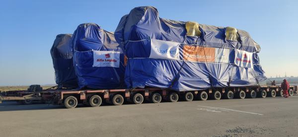 21 ədəd 302 tonluq mühərriklərin, 7 ədəd 100 tonluq transformatorların və 21 ədəd 77 tonluq generatorların daşınması Sənqəçal Elektrik Stansiyası – Qobu Elektrik Stansiyası