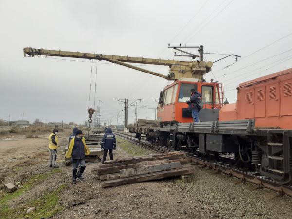 21 ədəd 302 tonluq mühərriklərin, 7 ədəd 100 tonluq transformatorların və 21 ədəd 77 tonluq generatorların daşınması Sənqəçal Elektrik Stansiyası – Qobu Elektrik Stansiyası